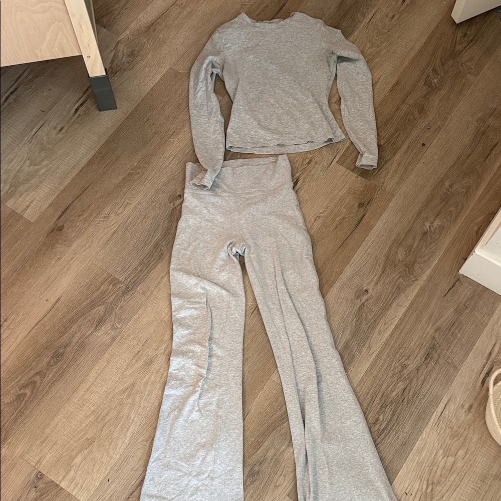 Light Gray Long Sleeve Crop Top - leggings set Women Lounge brand